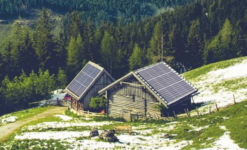 Abitazione con impianto fotovoltaico a isola