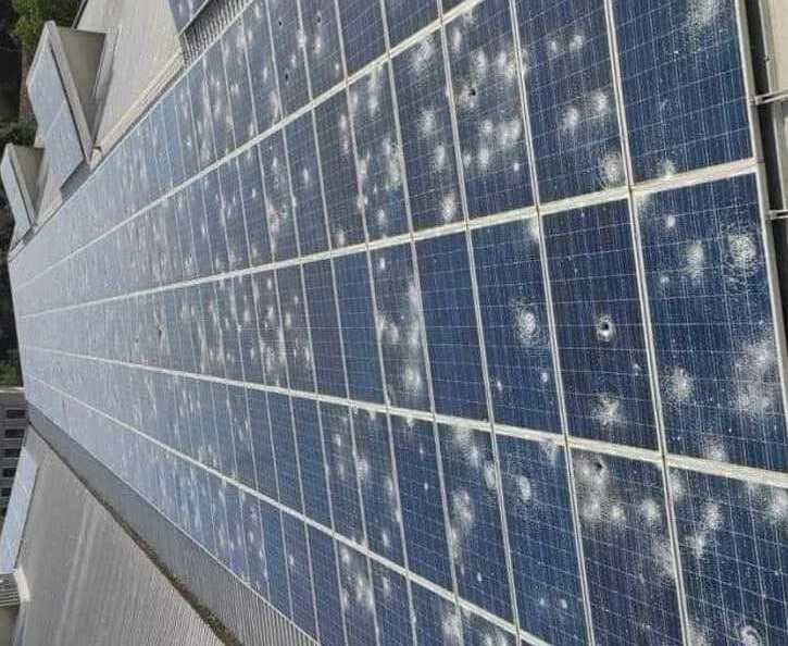 Impianto fotovoltaico danneggiato da una forte grandinata nel 2023 in Italia